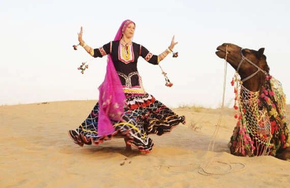 Kalbeliya folk dance performance at desert camp — RUDVO Jaisalmer