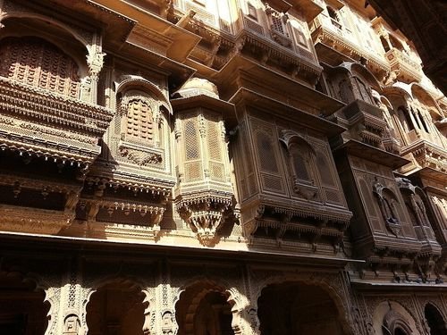 Gadisar Lake in Jaisalmer — RUDVO city sightseeing tour